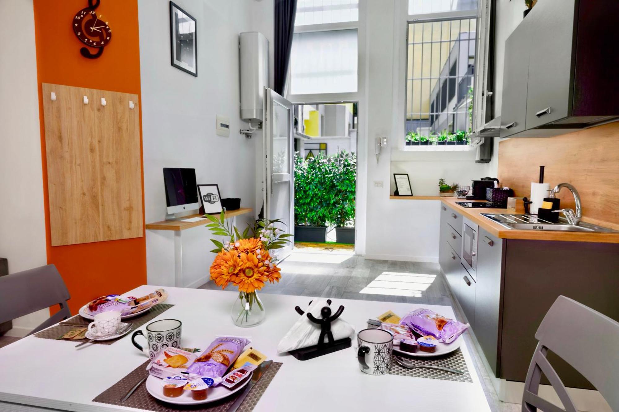 Lorianna Rock House Apartment Милано Екстериор снимка